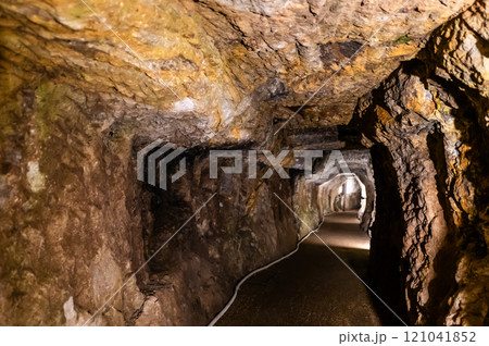 島根 石見銀山　龍源寺間歩 坑道内 121041852