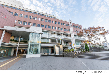 和歌山県和歌山市　様々なイベントが行われる和歌山県民文化会館 121045460