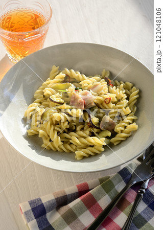 フジッリのジェノベーゼパスタ フジッリのジェノベーゼパスタ 121048106