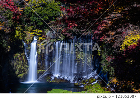 【静岡県_富士宮市_白糸の滝】紅葉と富士山 秋編 11月のタグ 121052087