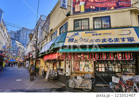 平日の昼間から酔っぱらえる街＝東京都北区赤羽 121052407
