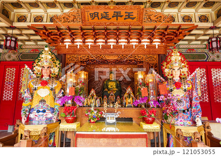 The main hall of the Yanping Junwang Temple in Tainan, Taiwan, enshrines statues of Koxinga. is the only Fujianese-style shrine in Taiwan. 121053055