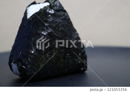 おにぎり おにぎり 121053356