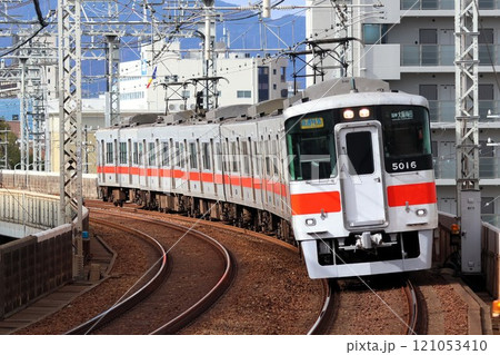 【山陽電鉄】5000系 直通特急（阪神本線：姫島駅） 121053410