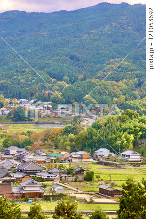 甘樫丘展望台からの眺望・飛鳥寺（奈良県・明日香村） 121053692