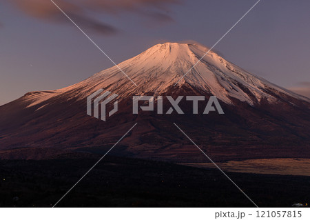 【山梨県_富士山_山中湖】沈み行くオリオン座・パノラマ台からの眺望 11月 【山梨県_富士山_山中湖】沈み行くオリオン座・パノラマ台からの眺望 11月 121057815