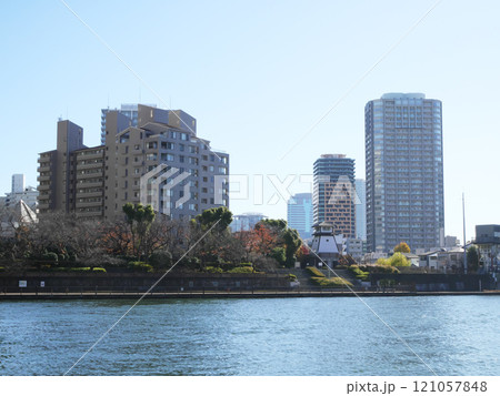 隅田川から見る東京景観｜中央区佃 121057848