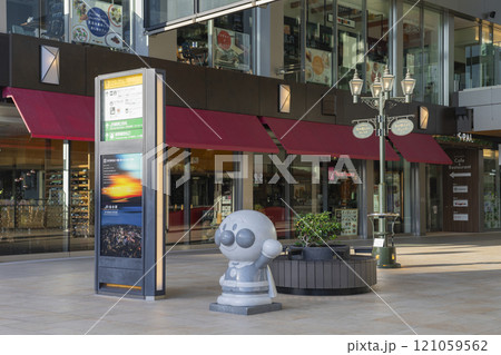 杜の陽だまりガレリア(仙台駅東西自由通路)	 121059562