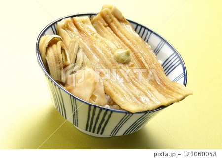 わさびとガリが乗ってる穴子丼 わさびとガリが乗ってる穴子丼 121060058