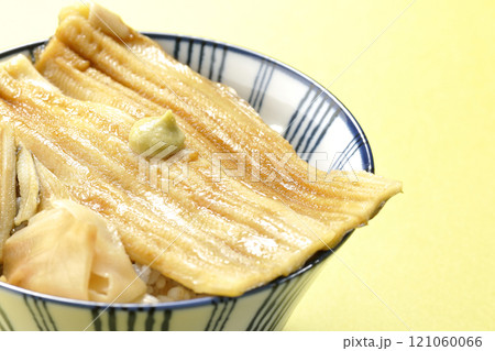 わさびとガリが乗ってる穴子丼 わさびとガリが乗ってる穴子丼 121060066