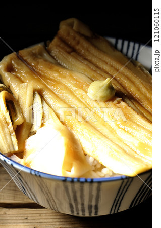 わさびとガリが乗ってる穴子丼 わさびとガリが乗ってる穴子丼 121060115