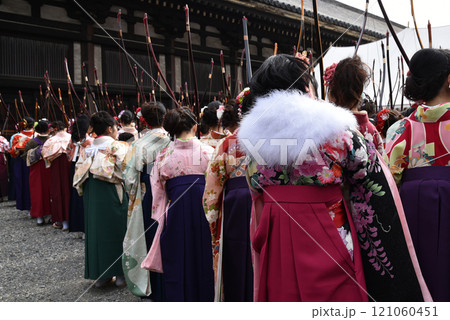 京都　三十三間堂の通し矢 121060451