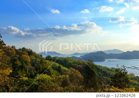 秋の安浦町(呉市)から とびしま方面を望む 121062426