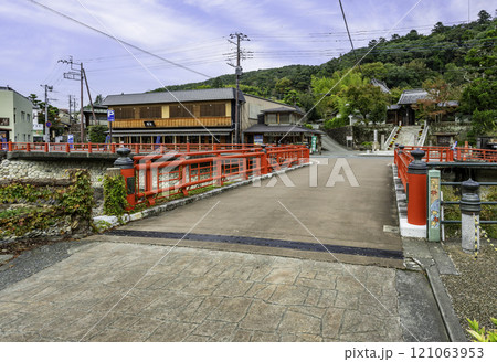 伊豆修善寺　虎渓橋と修禅寺　静岡県伊豆市 121063953