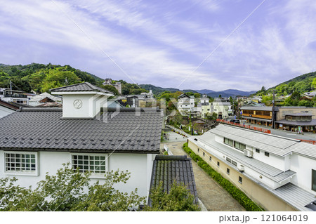 伊豆修善寺　仰空楼からの温泉街展望　静岡県伊豆市 121064019