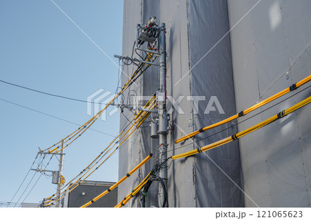 建設現場と電線防護管 建設現場と電線防護管 121065623