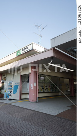 JR根岸線の港南台駅出入口(北側) JR根岸線の港南台駅出入口(北側) 121065826