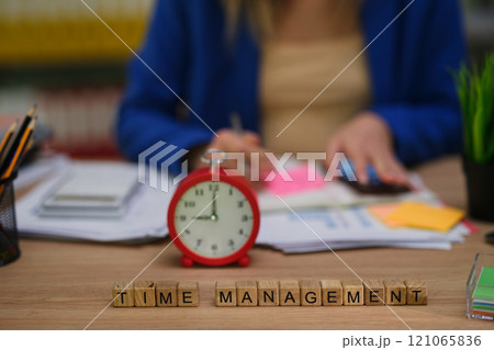 Effective Time Management Strategies for Achieving Success in Professional Environments 121065836