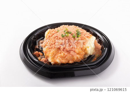 明太子ソースのポテトサラダ 121069615