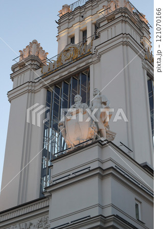 An Architectural Detail Showcasing a Historical Building Adorned with Intricate Sculptures An Architectural Detail Showcasing a Historical Building Adorned with Intricate Sculptures 121070166