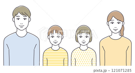 父母と子供二人の家族 121071285