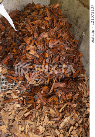 奄美大島の泥染体験 121072137