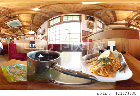 カフェでランチ カフェでランチ 121073339