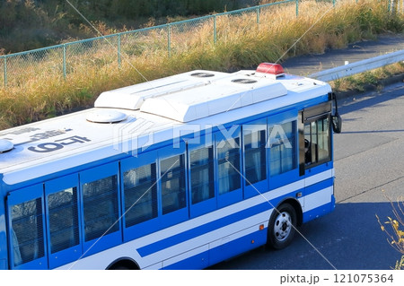 警察車両（護送車）　イメージ 121075364