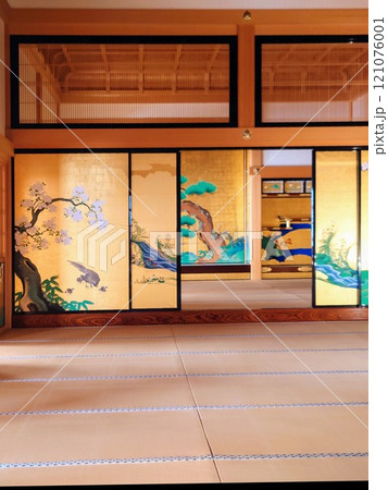 名古屋城の本丸御殿の表書院（一之間から見た上段之間） 121076001