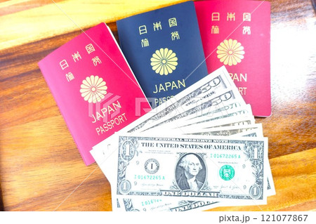 日本国旅券とドル　日本国パスポートとドル　 121077867
