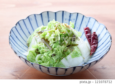 家庭料理 塩と昆布だけで簡単♪ 白菜の浅漬け （ 白菜の漬物 ） 121078712