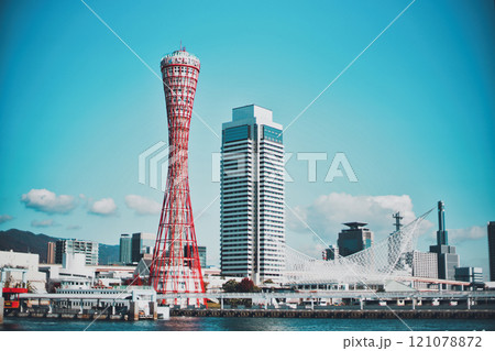 神戸ポートタワーと都市景観 兵庫県神戸市 121078872