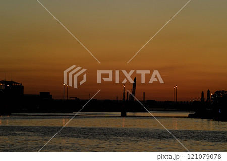 釧路川マジックアワー 121079078