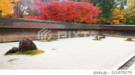 龍安寺　秋の石庭 121079279