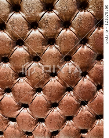 赤い革の背景 121079360