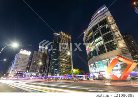 Night view of Kaohsiung Sanduo Shopping District in Taiwan. here's Gathered by several department stores and malls, such as SOGO, Shin Kong Mitsukoshi, and Far Eastern. 121080888