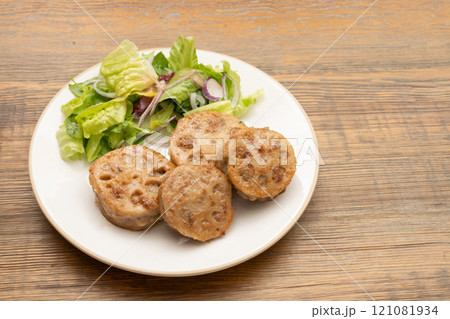 レンコンの挽き肉挟み焼き レンコンの挽き肉挟み焼き 121081934