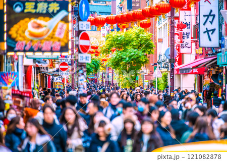 日本の横浜都市景観 2025春節燈花。師走、中華街大通りは脅威の人流…新時代に幸あれ…=12月12日 日本の横浜都市景観 2025春節燈花。師走、中華街大通りは脅威の人流…新時代に幸あれ…=12月12日 121082878