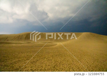 夜の鳥取砂丘 121084755