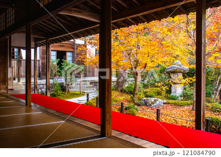 【京都風景】圓光寺　絶景の紅葉に思わず息をのむ美しさ 121084790