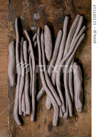 Pottery workshop idea 121085514