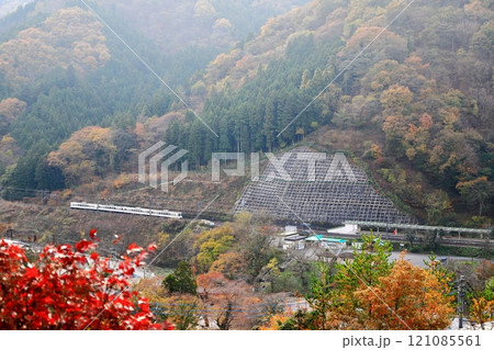 西武秩父線「11月下旬の芦ヶ久保駅」俯瞰風景 西武秩父線「11月下旬の芦ヶ久保駅」俯瞰風景 121085561