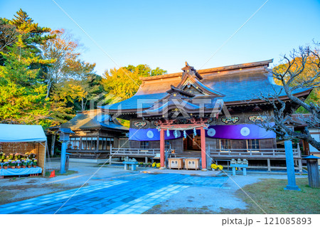 秋の大洗磯前神社　茨城県大洗町 121085893