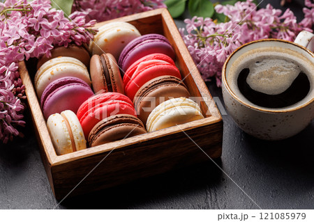 Colorful macaroons, arranged in a delightful display of vibrant hues 121085979