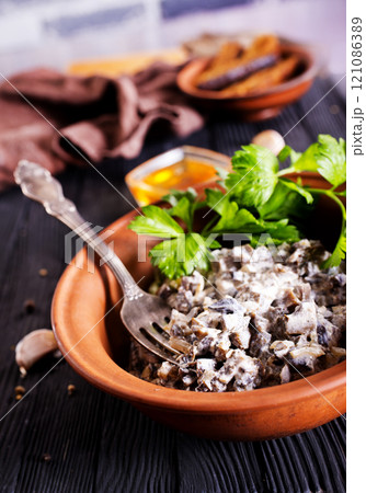 Vegan mushroom pasta sauce in bowl 121086389