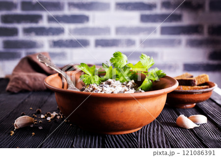 Vegan mushroom pasta sauce in bowl 121086391