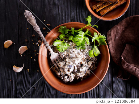 Vegan mushroom pasta sauce in bowl Vegan mushroom pasta sauce in bowl 121086394