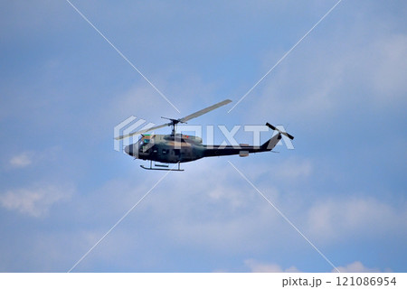 中部・陸上自衛隊・富士学校記念行事・飛来したUH-1H/J 多用途ヘリコプター・静岡県小山町 121086954