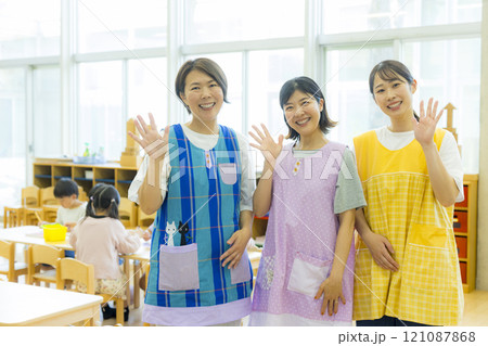 保育士　学童保育イメージ 121087868