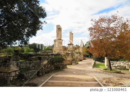 アテネの古代アゴラ内アグリッパのオデイオン(Odeon of Agrippa in Greece) アテネの古代アゴラ内アグリッパのオデイオン(Odeon of Agrippa in Greece) 121088461